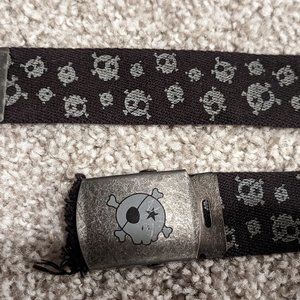 Skull web belt